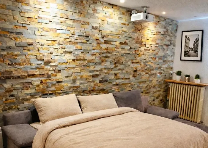 בית נופש Private Pool House , 10min Cannes *