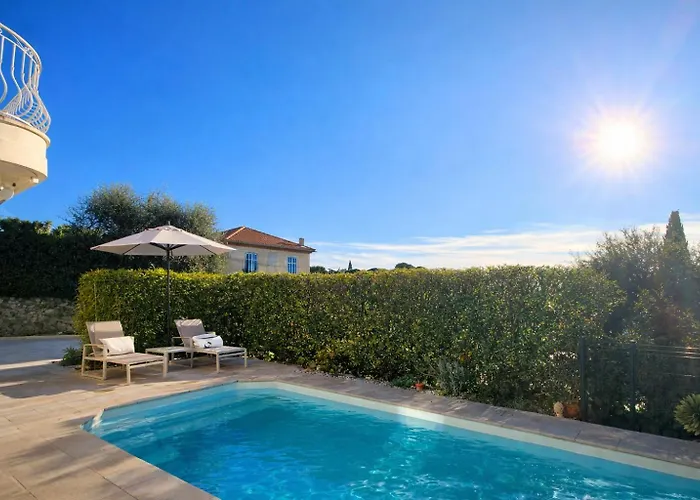 Private Pool House , 10min Cannes לה קאנה